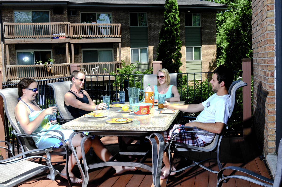 Photos of Berrytree Apartments near Michigan State University East